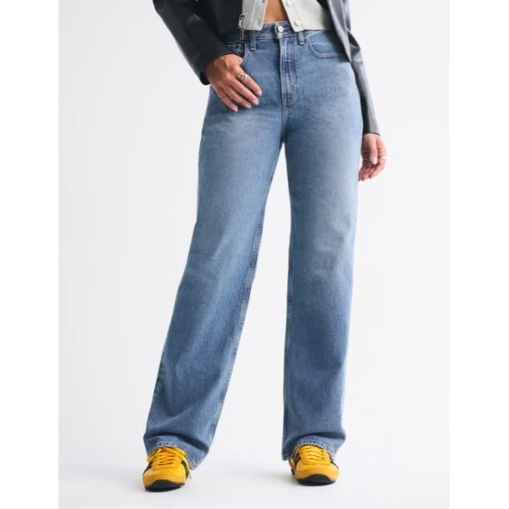 Abercrombie & Fitch Curve Love 90s Relaxed Jean High Rise Women's 28/6L
